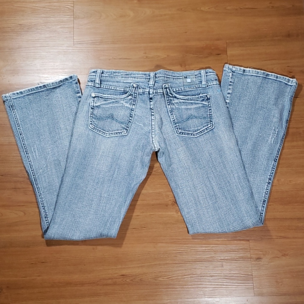Vintage Azzure Distressed Flare Jean's 30x33